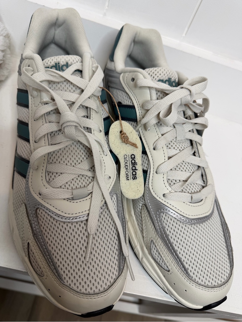 adidas mens Cream & Teal Running Sneakers